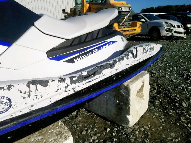 YAMA0243L718 - 2018 YAMAHA WAVERUNNER WHITE photo 9