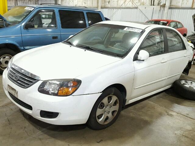 KNAFE221795597013 - 2009 KIA SPECTRA EX WHITE photo 2