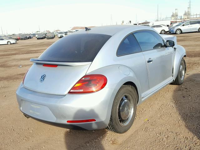 3VWF17AT2FM603866 - 2015 VOLKSWAGEN BEETLE 1.8 SILVER photo 4