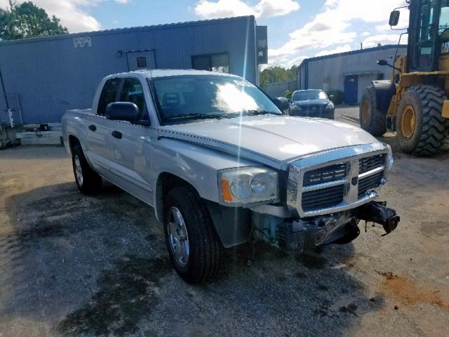 1D7HE48NX5S329642 - 2005 DODGE DAKOTA QUA SILVER photo 1