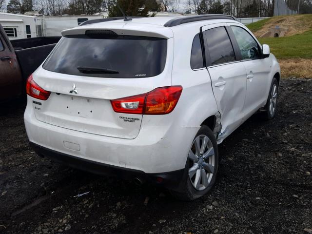 4A4AR4AU0EE032422 - 2014 MITSUBISHI OUTLANDER WHITE photo 4