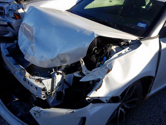 JTKJF5C7XGJ020598 - 2016 TOYOTA SCION TC თეთრი ფოტო 9