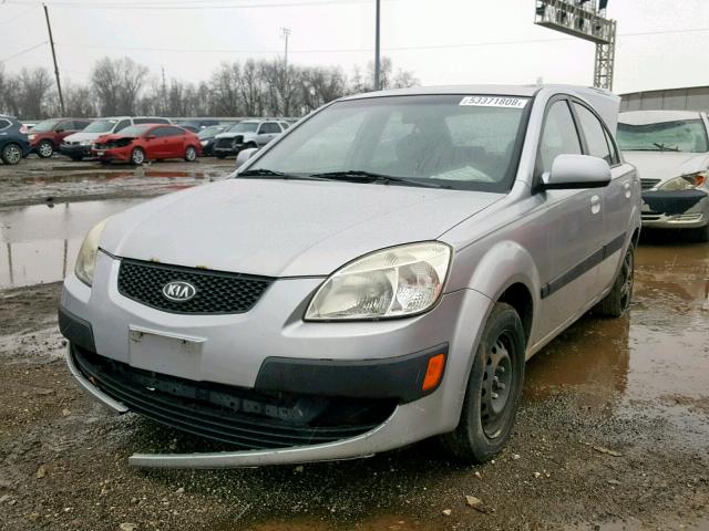 KNADE123986384897 - 2008 KIA RIO BASE SILVER photo 2