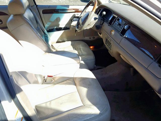 1LNHM83W6YY765115 - 2000 LINCOLN TOWN CAR C TAN photo 5