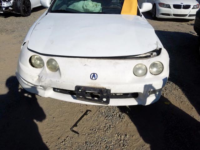 JH4DB7656YS003572 - 2000 ACURA INTEGRA LS WHITE photo 9