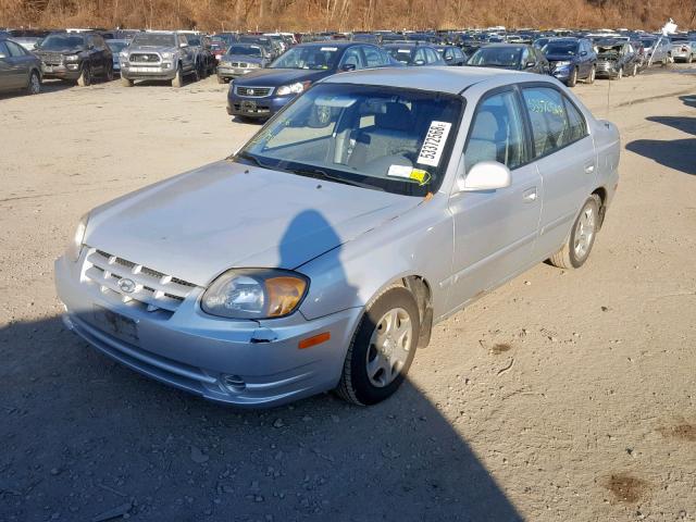 KMHCG45C45U668320 - 2005 HYUNDAI ACCENT GL SILVER photo 2