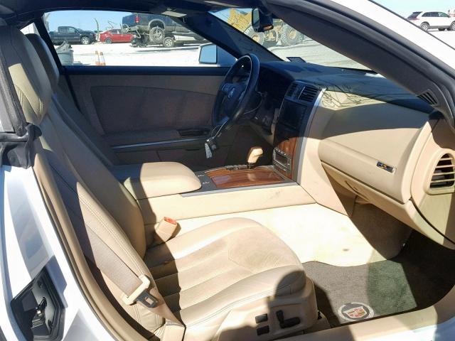 1G6YX36D585601349 - 2008 CADILLAC XLR-V WHITE photo 5