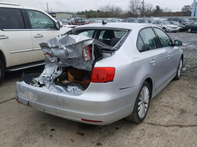 3VWLP7AJ1DM252574 - 2013 VOLKSWAGEN JETTA SEL SILVER photo 4