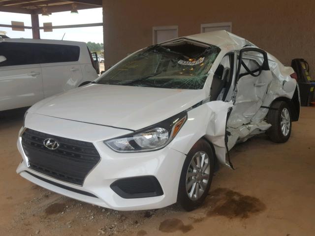 3KPC24A30JE010639 - 2018 HYUNDAI ACCENT SEL WHITE photo 2