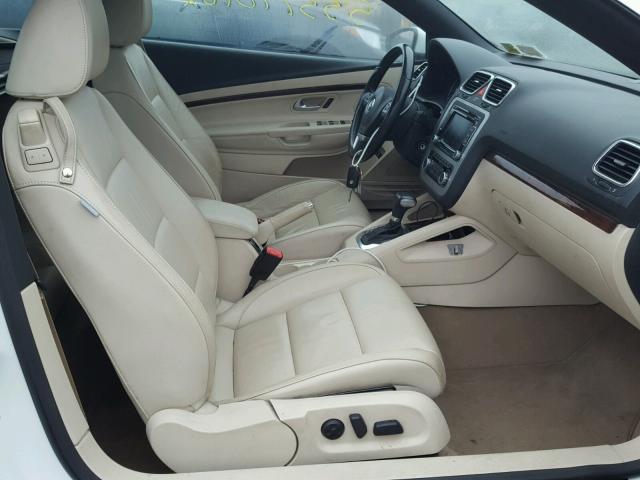 WVWFA7AH2AV013129 - 2010 VOLKSWAGEN EOS LUX 白色 照片 5