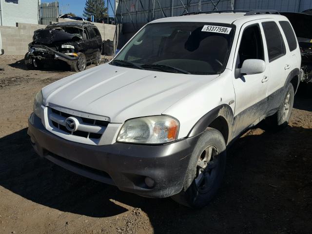 4F2YZ04175KM43723 - 2005 MAZDA TRIBUTE S WHITE photo 2