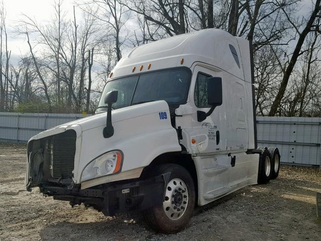 3AKJGLD56FSGB0897 - 2015 FREIGHTLINER CASCADIA 1 WHITE photo 2