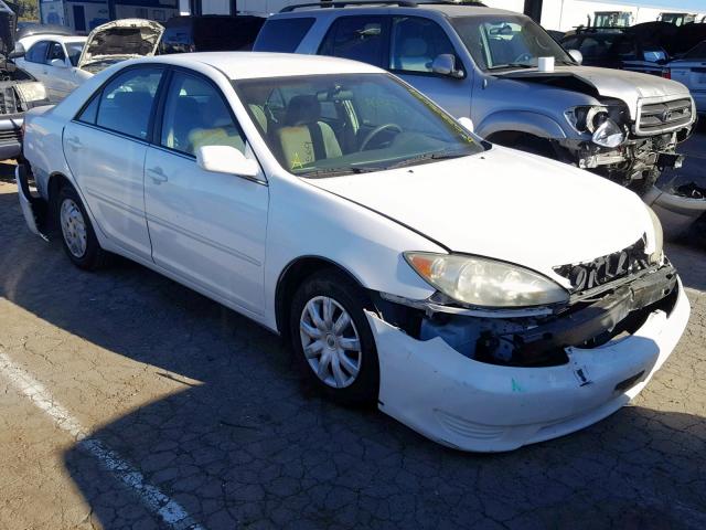 4T1BE32K15U555836 - 2005 TOYOTA CAMRY LE WHITE photo 1