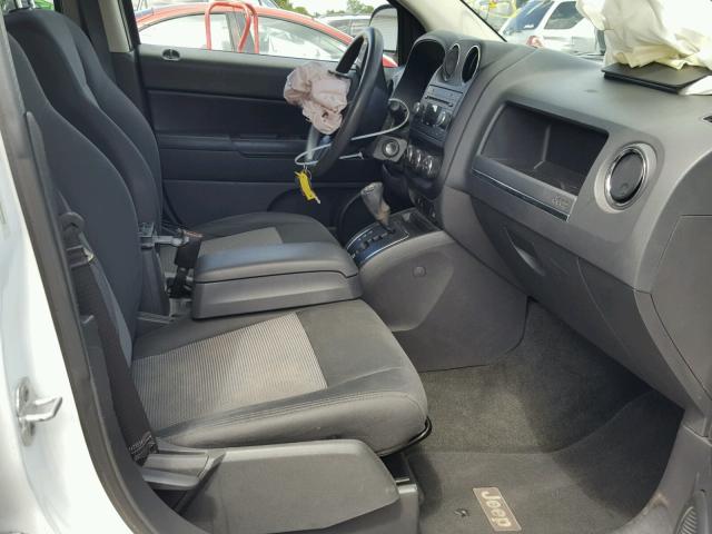 1C4NJCBA5CD634220 - 2012 JEEP COMPASS SP თეთრი ფოტო 5