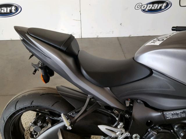 JS1GT79A0G2100697 - 2016 SUZUKI GSX-S1000 GRAY photo 6