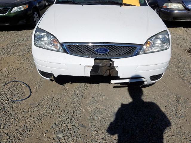 1FAHP34N67W186078 - 2007 FORD FOCUS ZX4 WHITE photo 9