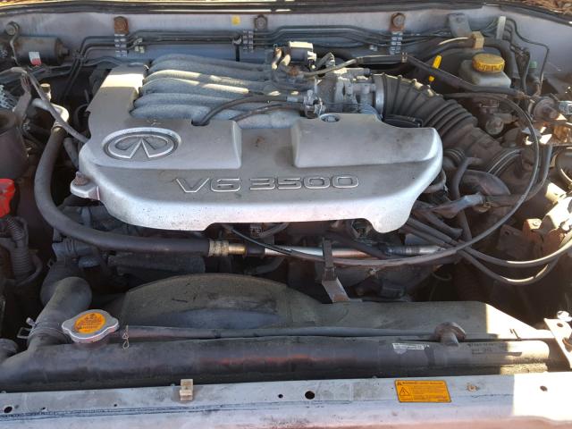 JNRDR09Y02W259670 - 2002 INFINITI QX4 SILVER photo 7