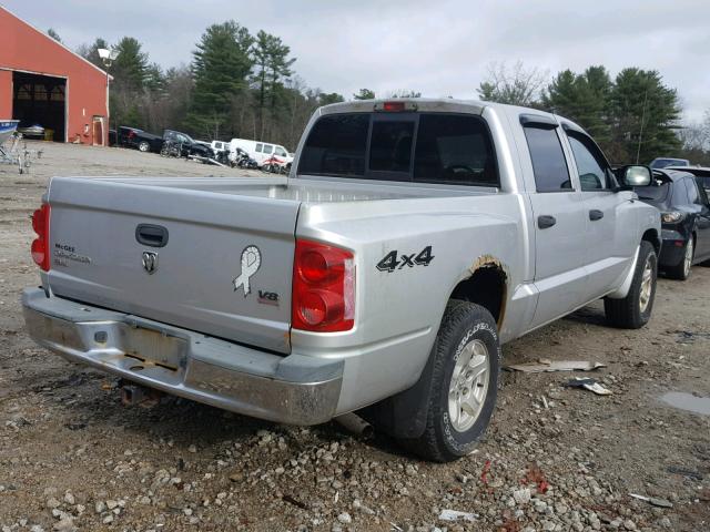 1D7HW48N35S338728 - 2005 DODGE DAKOTA QUA SILVER photo 4