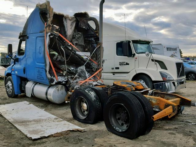 1FUJGLDR0CLBF0002 - 2012 FREIGHTLINER CASCADIA 1 BLUE photo 3