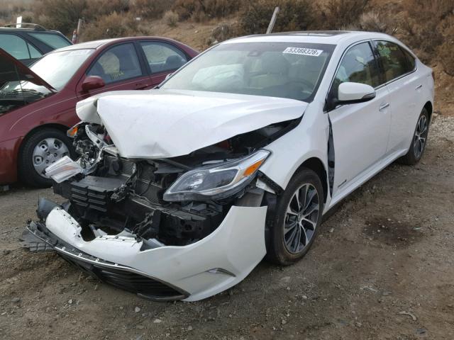 4T1BD1EB5JU060441 - 2018 TOYOTA AVALON HYB WHITE photo 2