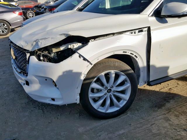 3PCAJ5M33KF127493 - 2019 INFINITI QX50 ESSEN WHITE photo 9