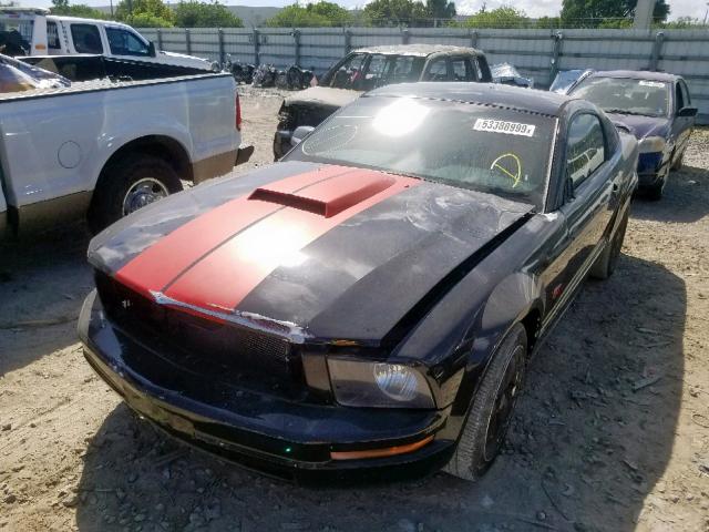 1ZVFT82HX65172323 - 2006 FORD MUSTANG GT BLACK photo 2