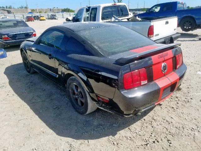1ZVFT82HX65172323 - 2006 FORD MUSTANG GT BLACK photo 3