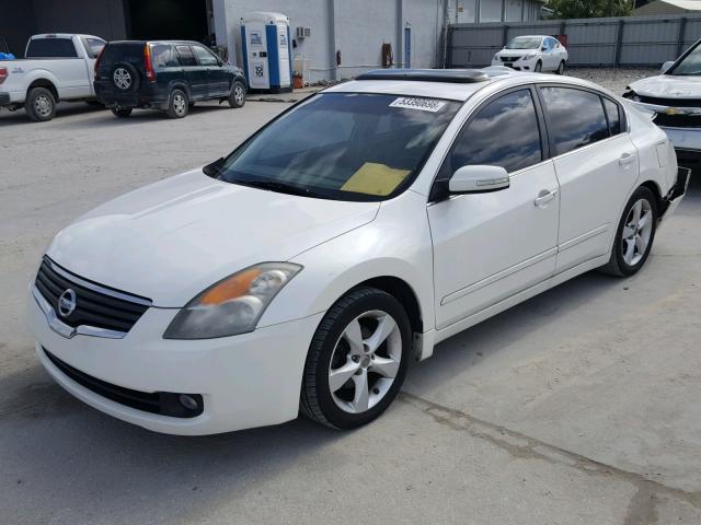 1N4BL21E28C207477 - 2008 NISSAN ALTIMA 3.5 WHITE photo 2