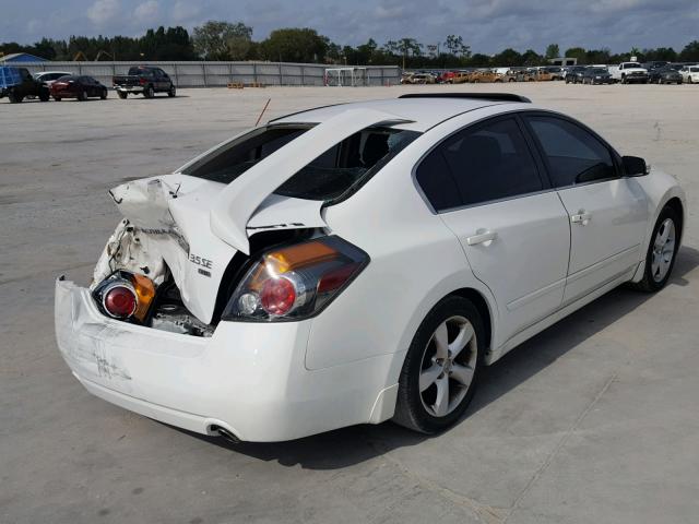 1N4BL21E28C207477 - 2008 NISSAN ALTIMA 3.5 WHITE photo 4