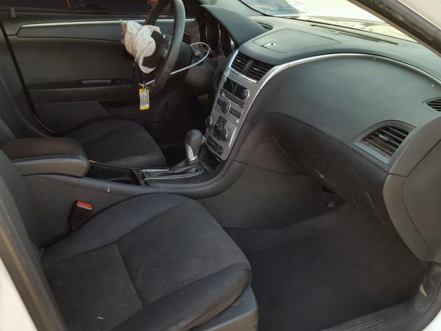 1G1ZC5E06CF353518 - 2012 CHEVROLET MALIBU 1LT WHITE photo 5