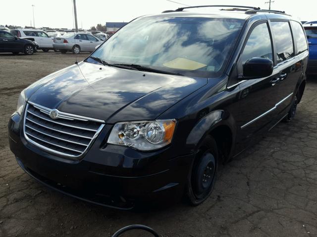 2A4RR5D13AR150800 - 2010 CHRYSLER TOWN & COU BLACK photo 2