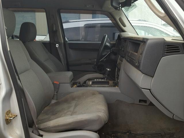 1J8HH48KX6C206676 - 2006 JEEP COMMANDER SILVER photo 5