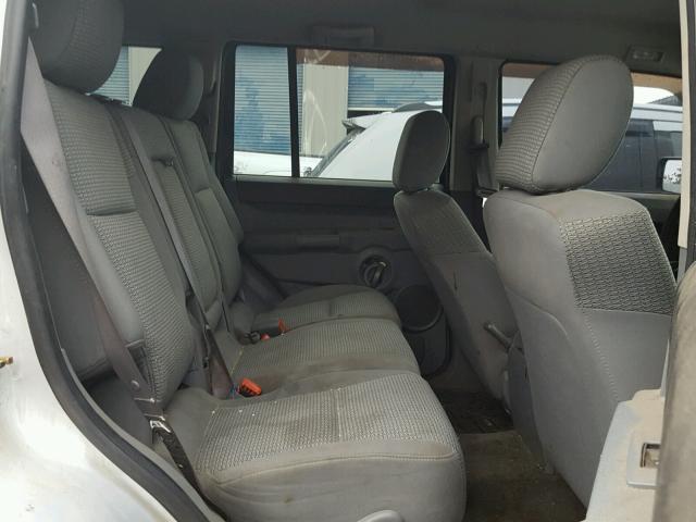 1J8HH48KX6C206676 - 2006 JEEP COMMANDER SILVER photo 6