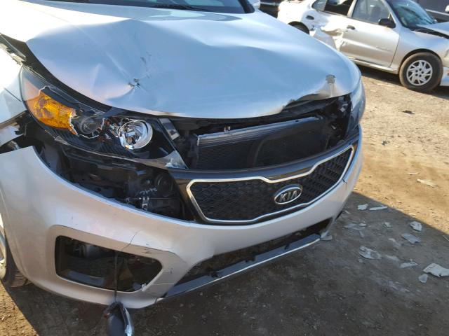 5XYKW4A23DG412573 - 2013 KIA SORENTO SX SILVER photo 9