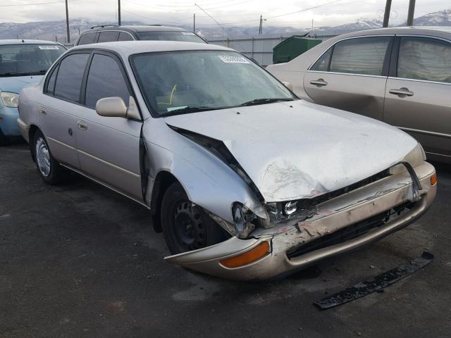 1NXBB02E8TZ428029 - 1996 TOYOTA COROLLA DX SILVER photo 1