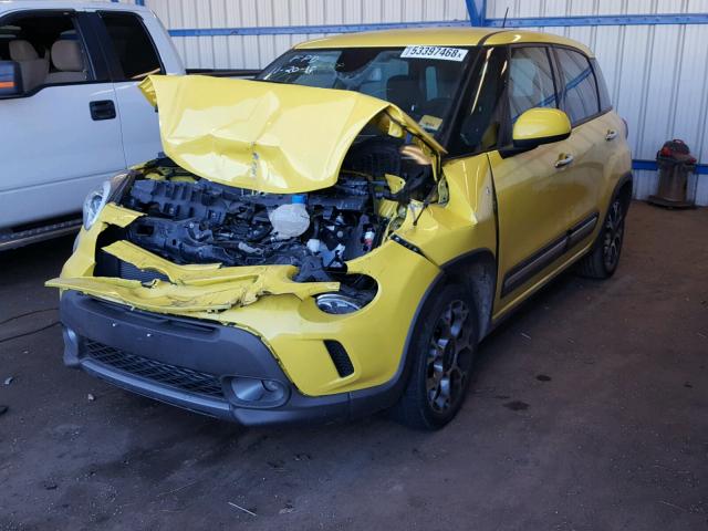 ZFBCFADH1EZ022645 - 2014 FIAT 500L TREKK YELLOW photo 2