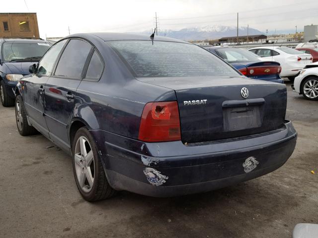 WVWMA63B5WE152544 - 1998 VOLKSWAGEN PASSAT GLS BLUE photo 3