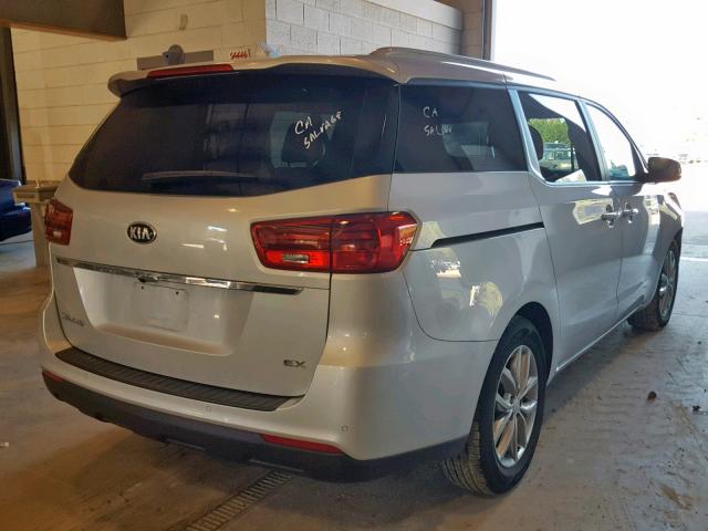 KNDMB5C17K6500489 - 2019 KIA SEDONA LX SILVER photo 4