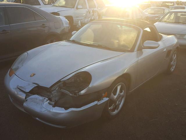 WP0CA2984YU622927 - 2000 PORSCHE BOXSTER GRAY photo 2