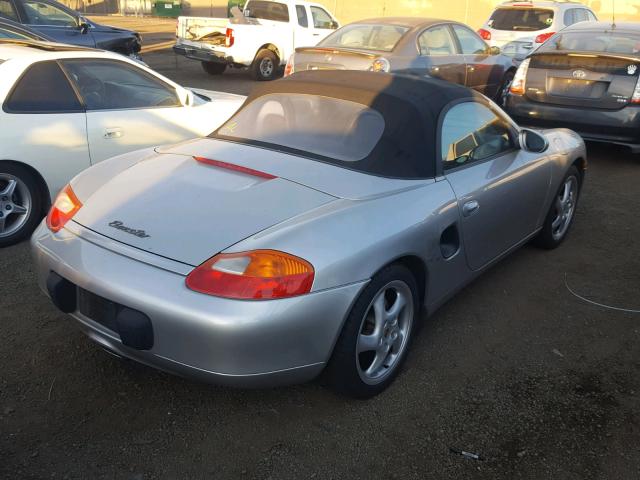 WP0CA2984YU622927 - 2000 PORSCHE BOXSTER GRAY photo 4