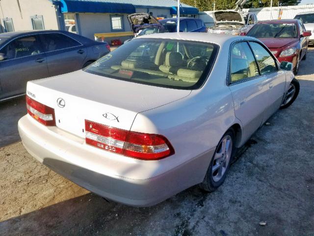 JT8BF28G2Y5088938 - 2000 LEXUS ES 300 WHITE photo 4