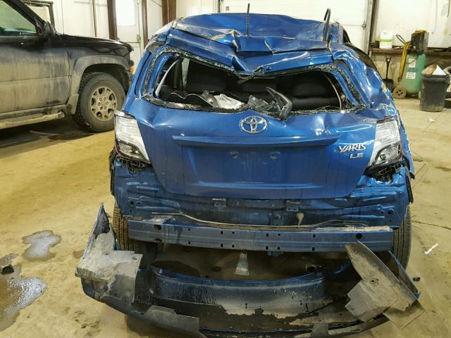 VNKKTUD31HA084287 - 2017 TOYOTA YARIS L BLUE photo 9