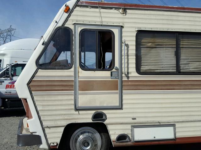 1GDKP37W3F3500222 - 1985 GMC MOTOR HOME TWO TONE photo 9