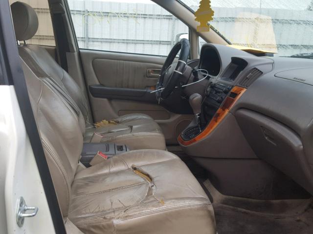 JT6GF10UXY0054625 - 2000 LEXUS RX 300 WHITE photo 5