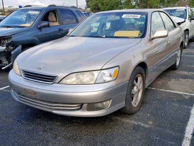 JT8BF28G1Y0241337 - 2000 LEXUS ES 300 GOLD photo 2