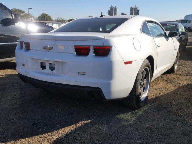 2G1FA1E34D9118797 - 2013 CHEVROLET CAMARO LS WHITE photo 4