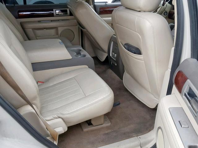 5LMFU28R14LJ35322 - 2004 LINCOLN NAVIGATOR WHITE photo 6