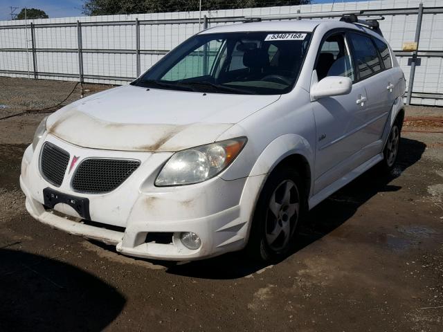 5Y2SL658X7Z430514 - 2007 PONTIAC VIBE WHITE photo 2