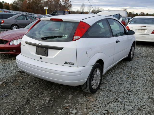 1FAFP31N27W198496 - 2007 FORD FOCUS ZX3 WHITE photo 4