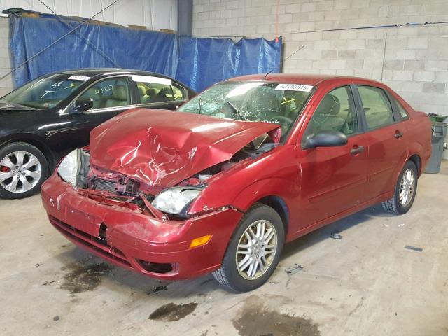 1FAFP34N55W239583 - 2005 FORD FOCUS ZX4 RED photo 2